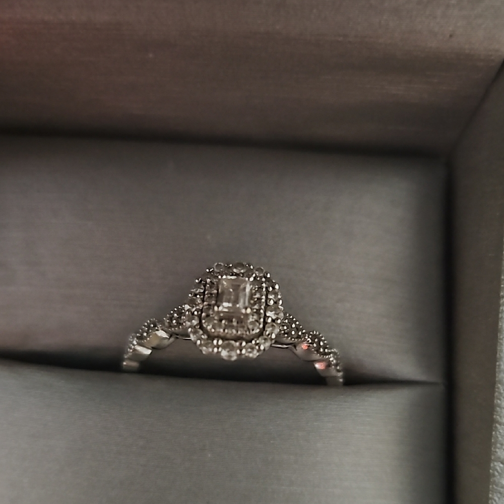 Zales white gold wedding band size 8